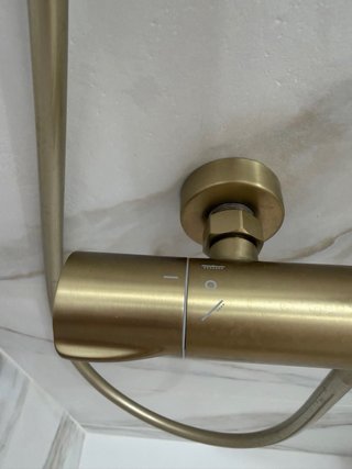 Columna de ducha termostática DORADA