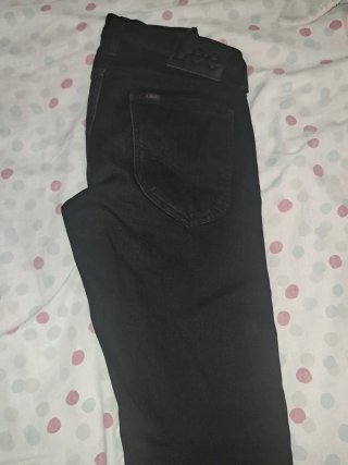 Pantalón vaquero Lee negro