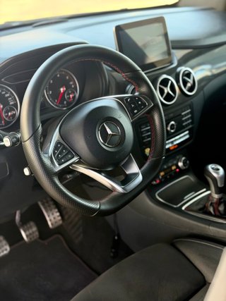 Mercedes-Benz B200 AMG
