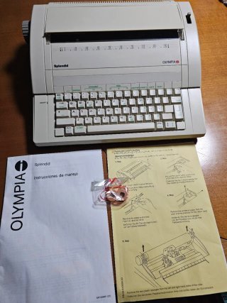 Máquina de escribir Olympia Splendid a estrenar