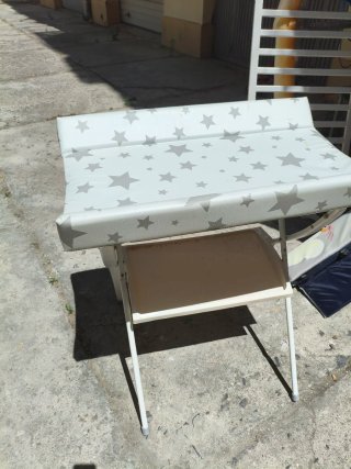 Cambiador y bañera para bebé