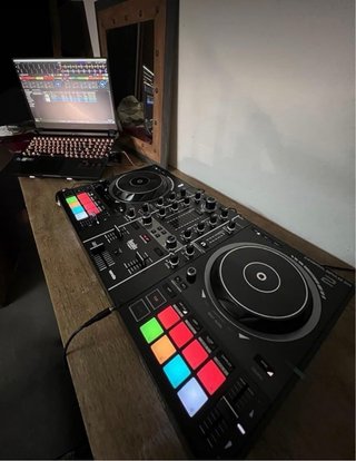 Hercules DJControl Inpulse 500 Controladora DJ
