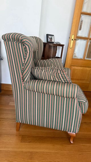 Sillón orejero rayas verde y multicolor