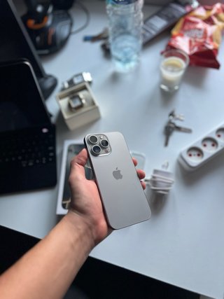 iPhone 16 Pro Max