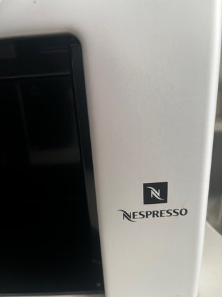 Cafetera Nespresso DeLonghi