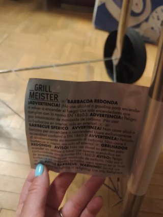 Barbacoa de metal negra pequeña