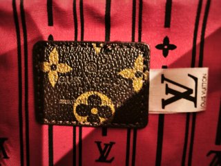 Louis Vuitton OnTheGo PM + Monedero