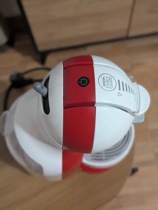 Cafetera Nescafé Dolce Gusto Roja