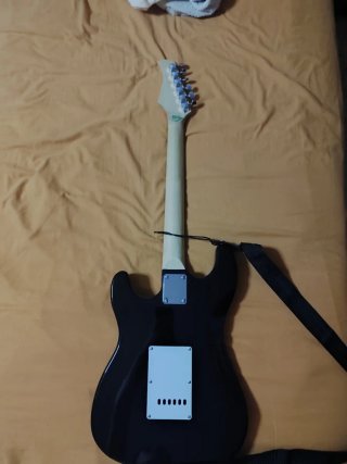 Guitarra Eléctrica Sunburst con Correa