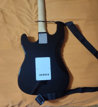 Guitarra Eléctrica Sunburst con Correa