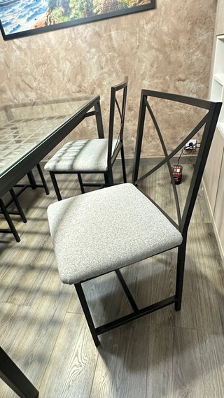 Comedor Metálico y Cristal.