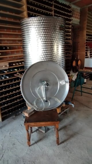 Equipo para la elaboración de vino