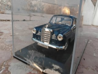 Maqueta Coche Mercedes-Benz Azul