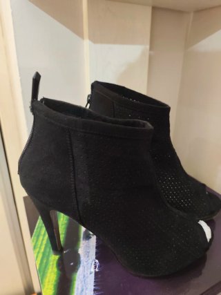 Botines Peep Toe Negros