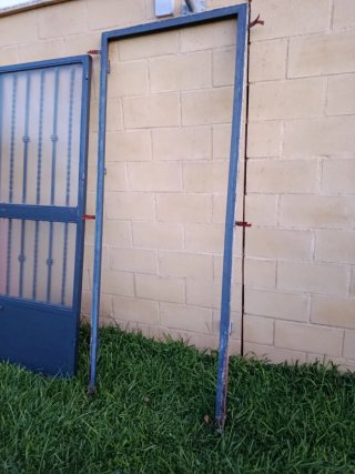 Puerta hierro exterior 220x90