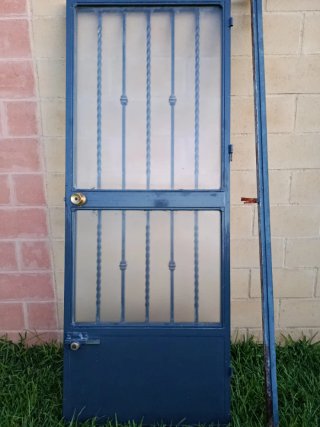 Puerta hierro exterior 220x90