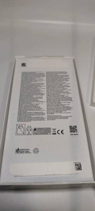 Caja y manuales Samsung Galaxy A57 5G