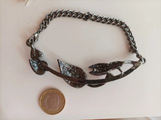 Adorno Joyería con Flores y Hojas