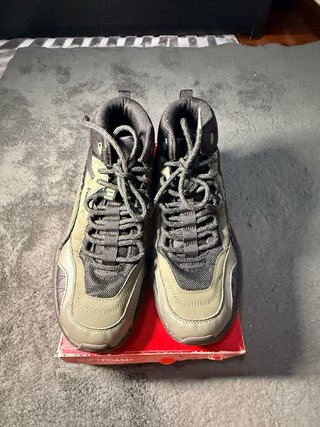 Zapatilla Montaña Puma Negra y Verde
