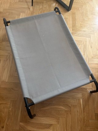 Cama elevada para perros