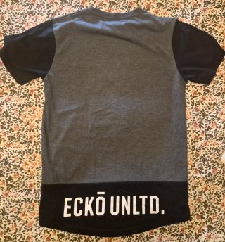 Camiseta Ecko Unltd Gris y Negra