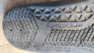 Chanclas piscina y playa Decathlon.