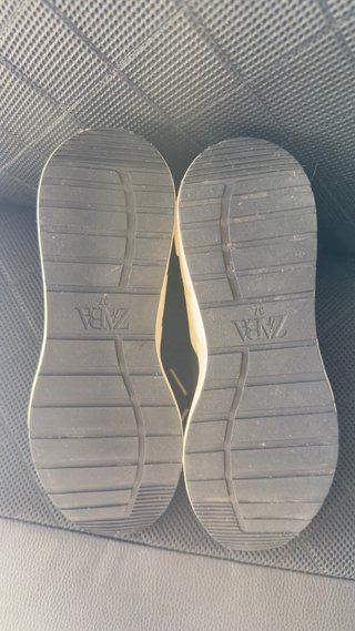 Zapatillas Zara Talla 37 Negro y Dorado