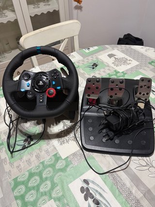 Logitech G29 + Pedales | COMO NUEVO