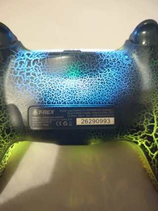 Consola PS4 en buen estado + Mando T-REX