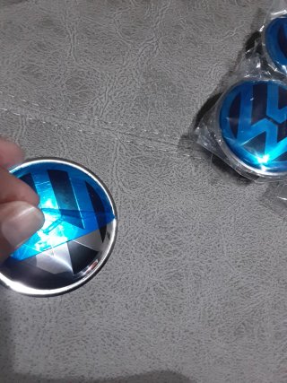 4 tapabujes  original VW 3b7601171