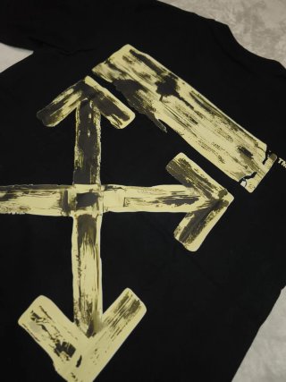 Camiseta Off-White Negra