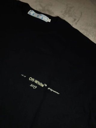 Camiseta Off-White Negra