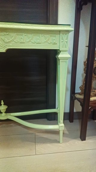 Consola y espejo estilo francés verde pastel