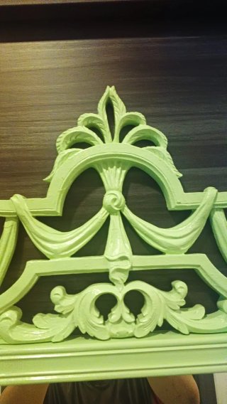 Consola y espejo estilo francés verde pastel