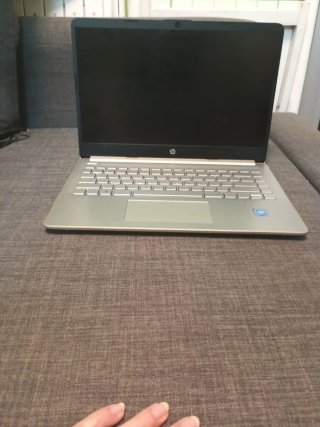 HP Laptop 14 Plata y Negro