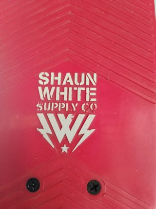 Skate rosa Shaun White