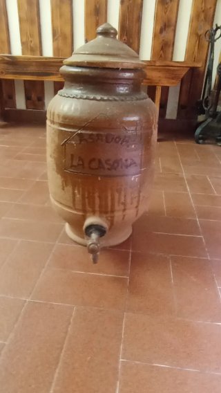 Botijo de barro con grifo