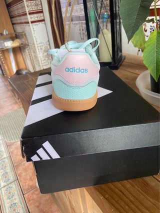 Deportivas Adidas Talla XX Rosa y Turquesa