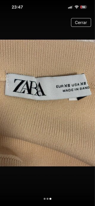 Camisa de un hombro beige