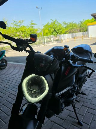 Ducati Monster 937 Negra