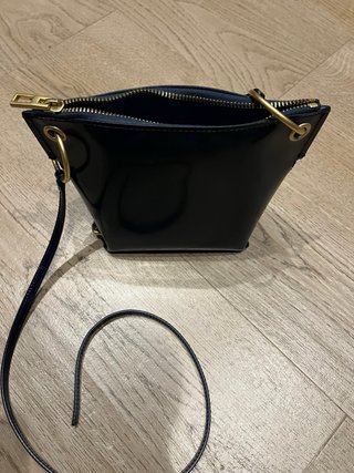 Bolso Bimba y Lola Azul Marino y Dorado de cuero