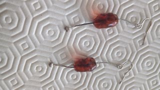 Orecchini pendenti con pietra ambra