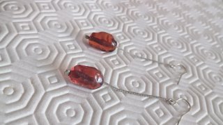 Orecchini pendenti con pietra ambra