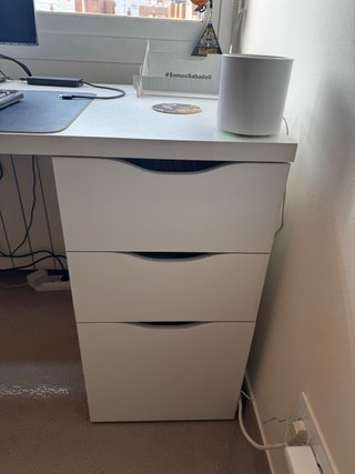 Mesa de escritorio blanca 1.40