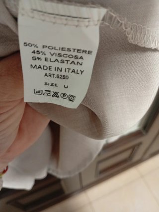 Vestido beige elegante, cómodo y fresco. A estrena