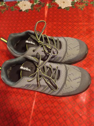 Zapatos de seguridad Manibac grises
