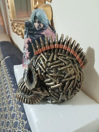 Figura Calavera Hecha de Balas 22cm aproximadament