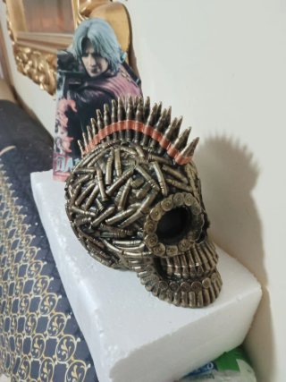 Figura Calavera Hecha de Balas 22cm aproximadament
