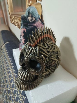Figura Calavera Hecha de Balas 22cm aproximadament
