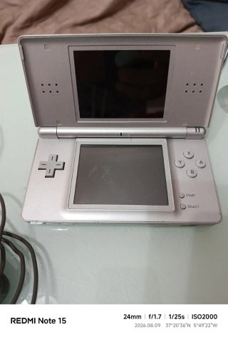 Nintendo DS Lite Plateada + Cargador + Funda